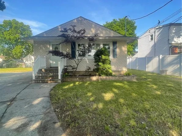 364 Seigal Street, Westbury, NY 11590
