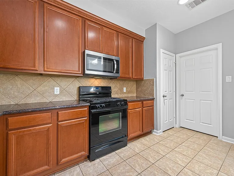 3646 Standing Rock Dr — Photo 4