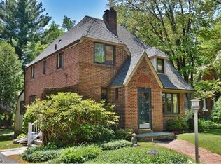 24 Yorke Rd, Mountain Lakes, NJ 07046