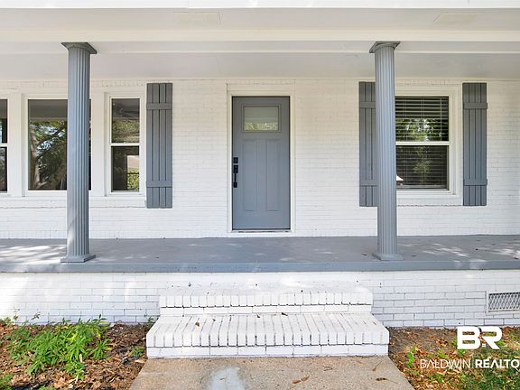 3rd image of 1110 Hand Ave