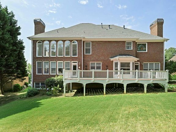 5th image of 2142 Hunters Green Dr