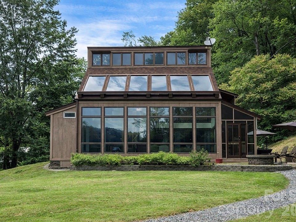 1st image of 79 Creekside Ln