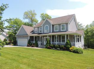 452 Ridgebury Rd, Slate Hill, NY 10973