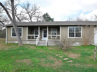 423 Big Bow, Smithville, TX 78957