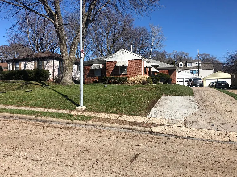 5812 Lafayette Ave — Photo 2