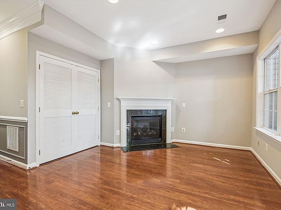 5th image of 7985 Avery Park Ct