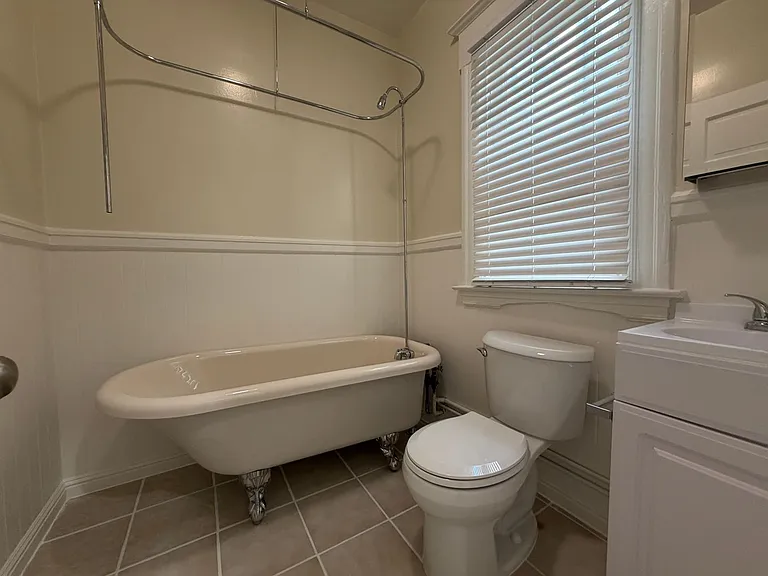 569 Minna St #569 — Photo 6