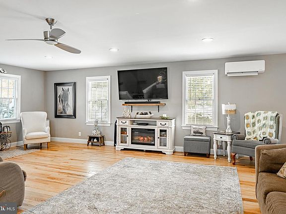 4th image of 401 Marshall Rd