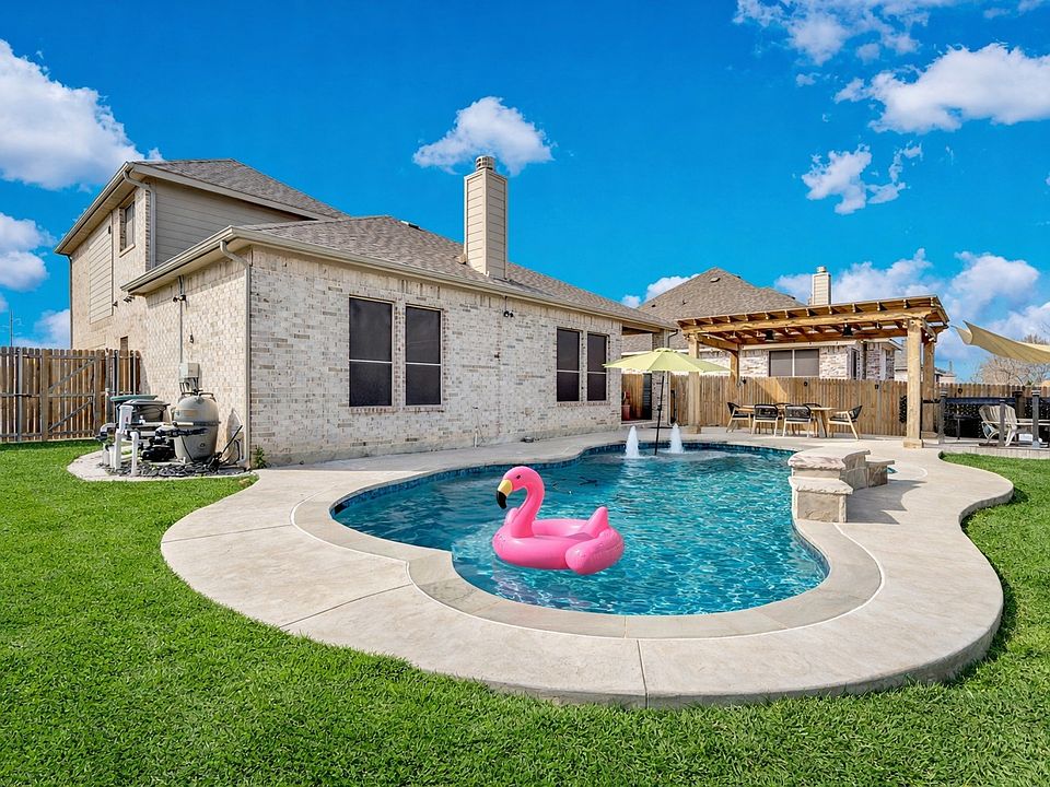 1st image of 518 Clifton Ct