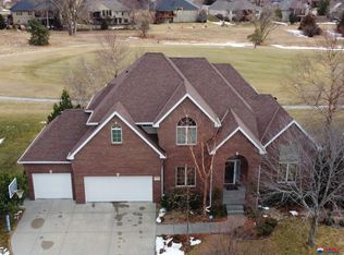5230 Sawgrass Dr, Lincoln, NE 68526