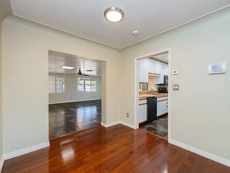 2827 E La Cienega Pl — Photo 4