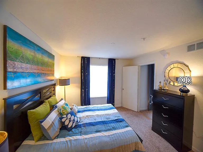 Camri Green Apartments — Photo 19