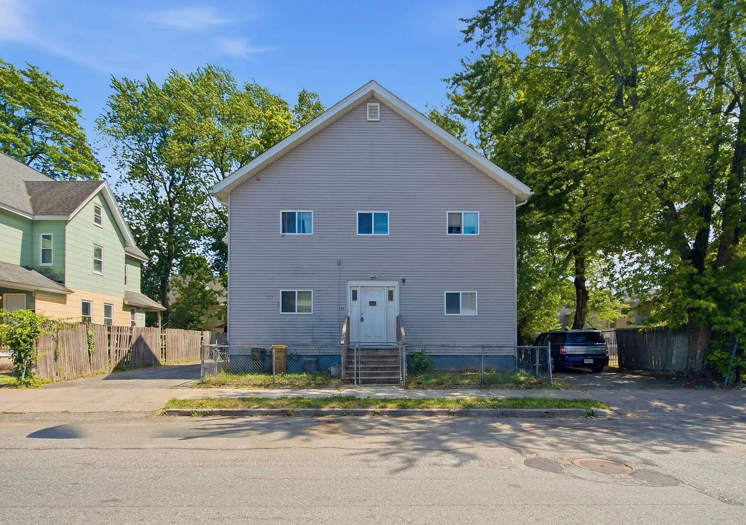 735 Union St — Photo 1