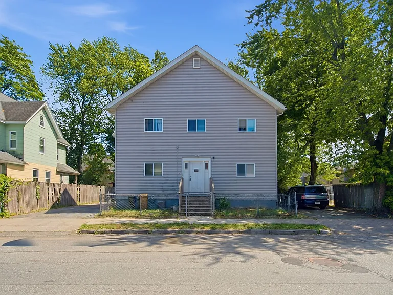 735 Union St — Photo 1