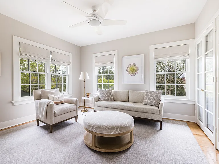 17 Apaquogue Rd — Photo 24