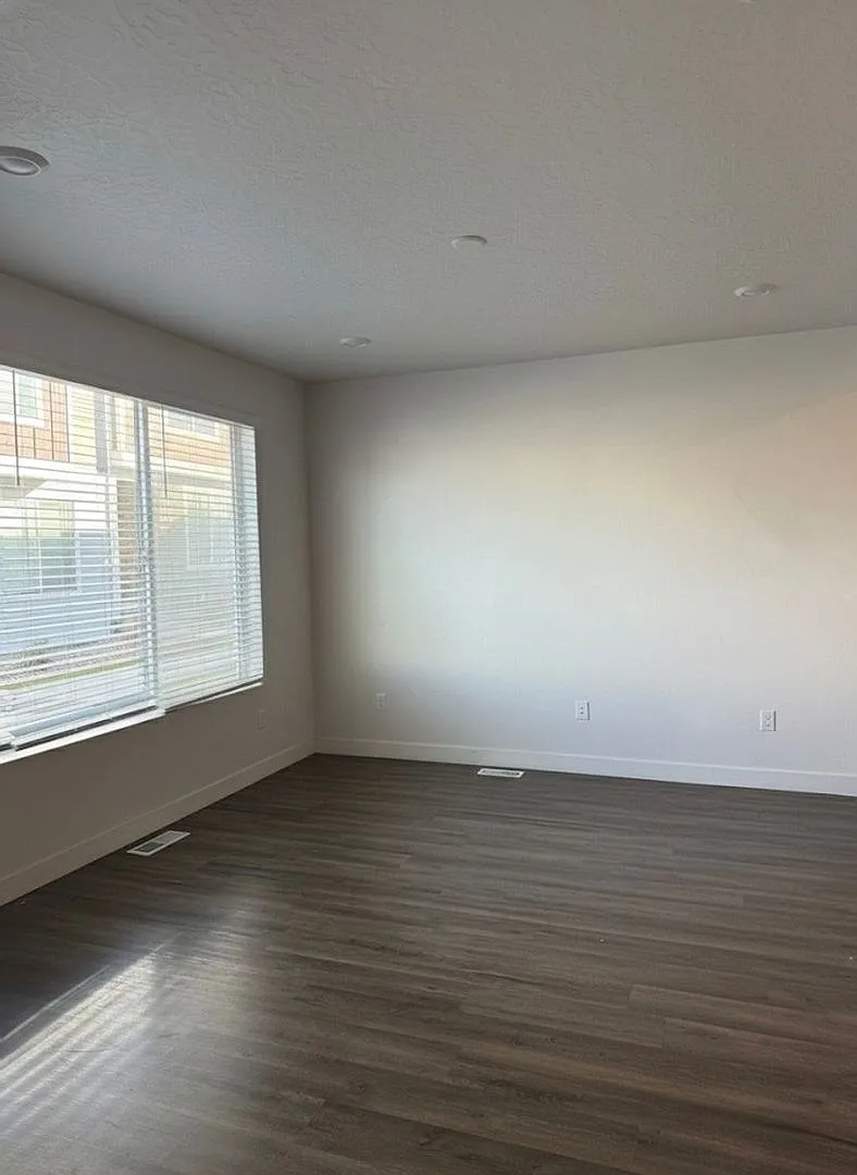 $1,000 Move-In Credit - Move-In Ready 3-Bedroom Bluffdale Townhome with Private Side Yard — Photo 2