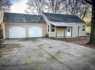 2202 SW Moundview Dr, Topeka, KS 66614