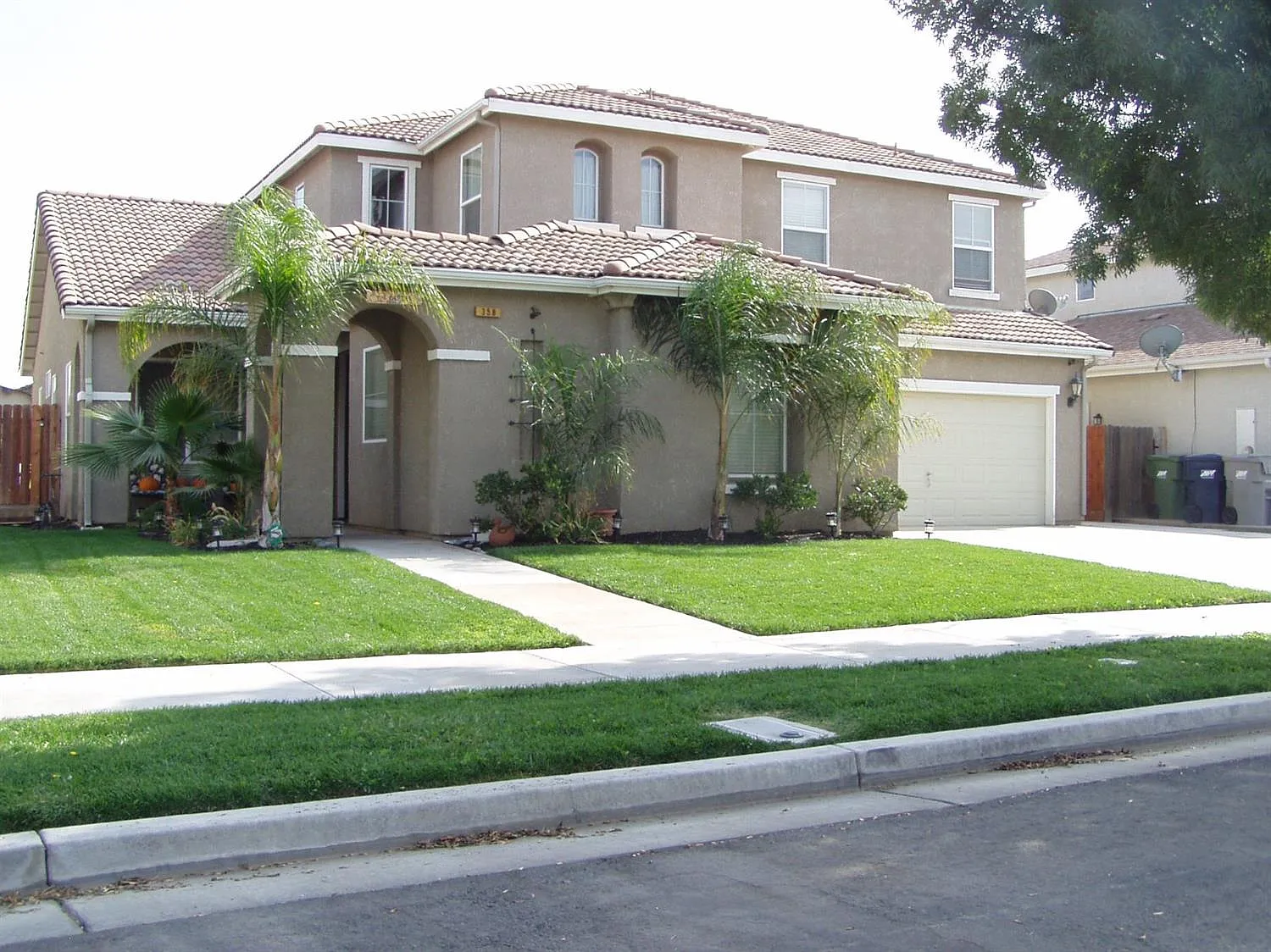 358 Honeybell St photo 1