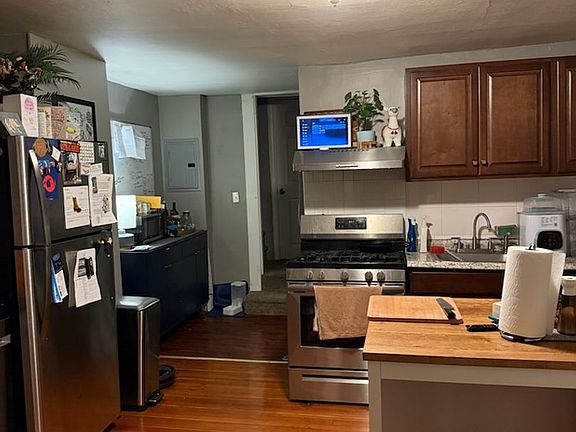 2nd image of 11 Akron St Unit 3