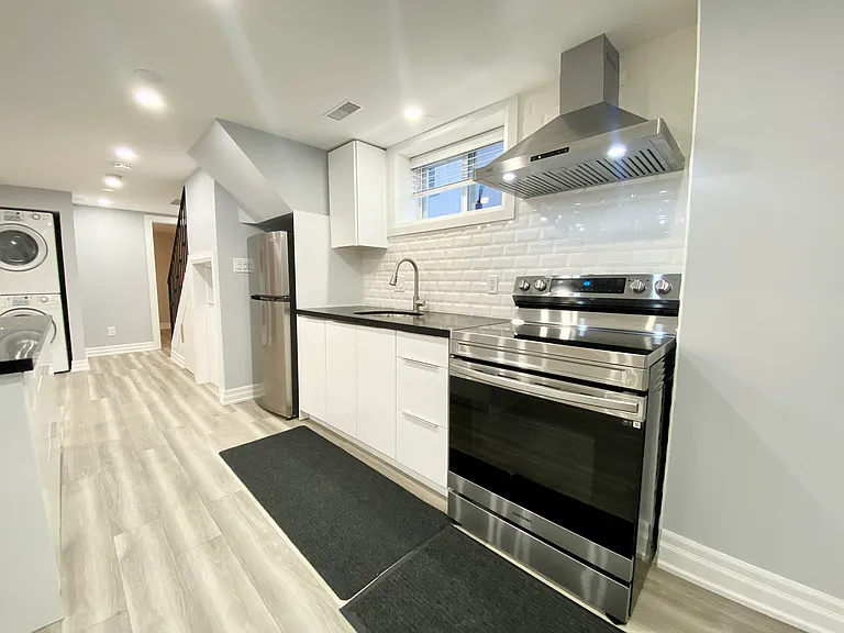 1001 Cosburn Ave #BASEMENT — Photo 6