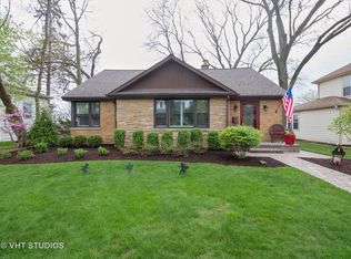 21 N Lincoln St, Westmont, IL 60559