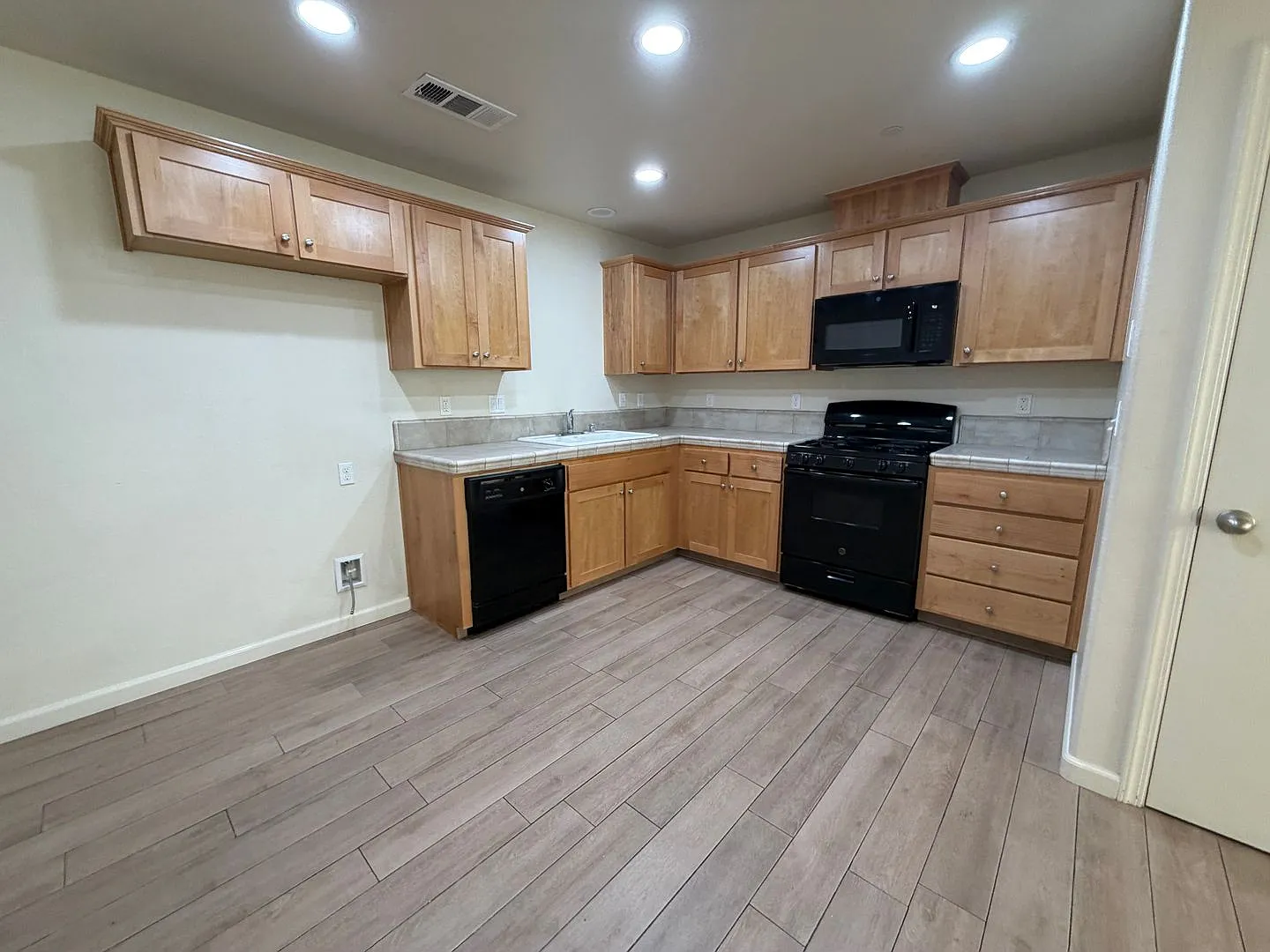 3054 Bright St. — Photo 4