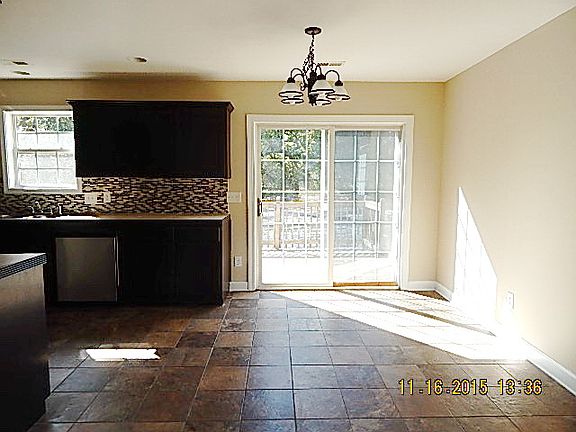 5th image of 1819 Carriage Oak Ct