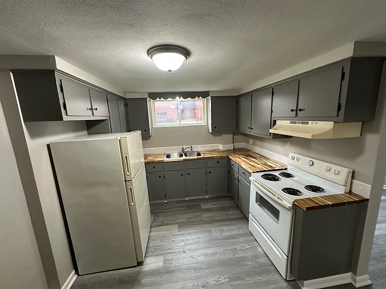 2035 E Genesee St #1 — Photo 1