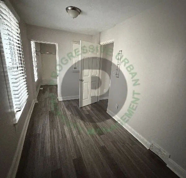2562 W 10th St — Photo 7
