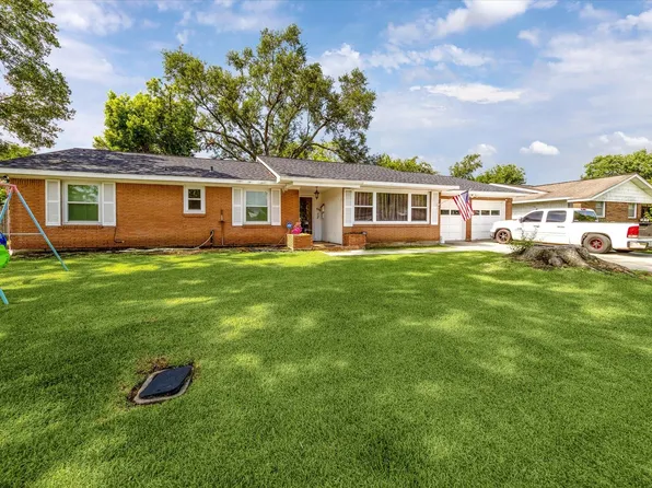 606 Brook Ln, Pasadena, TX 77502