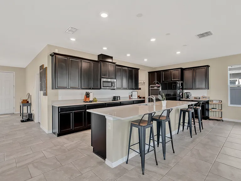 4894 Knoll Ln — Photo 8