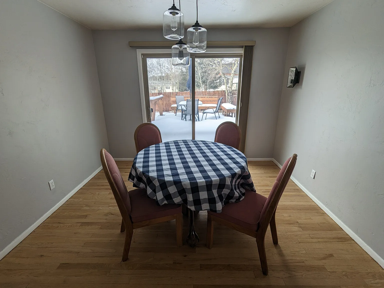 3 bed, 1386 sqft, $1,200 — Photo 2