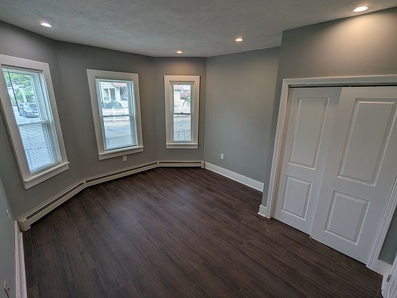 5th image of 185 Riverside Ave #1