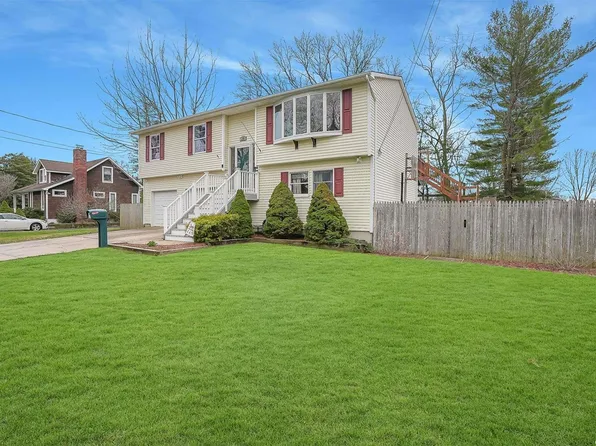 28 Jackson Street, East Islip, NY 11730