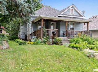 154 9th St, Silvis, IL 61282