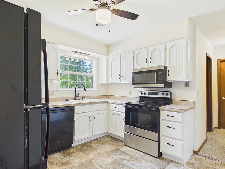 706 Elizabeth Drive7514 Ripplewood Court7514 Rippl — Photo 5