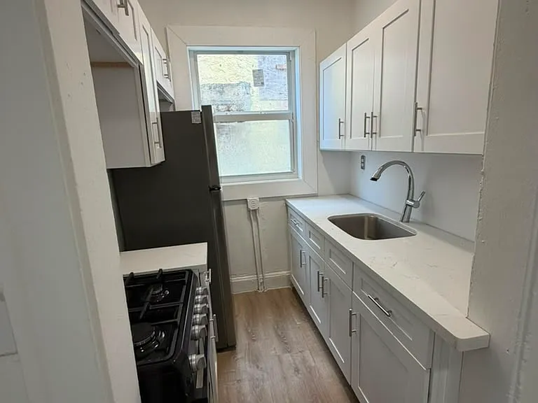 527 SW 7th Ct #4 — Photo 8
