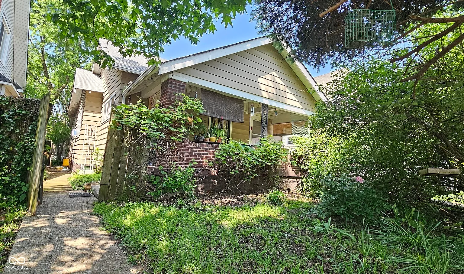 250 N Tremont St photo 1
