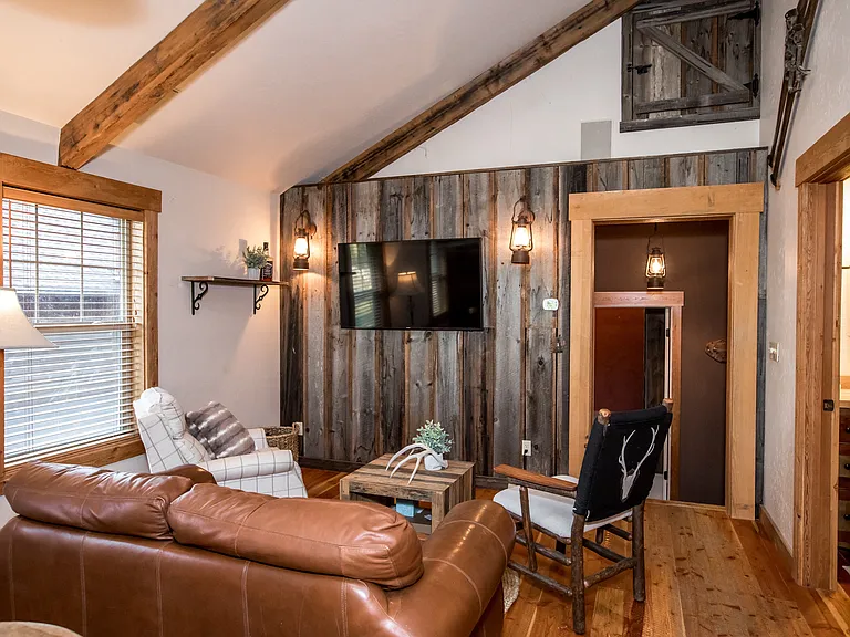 1447 N Prairie View Rd — Photo 10