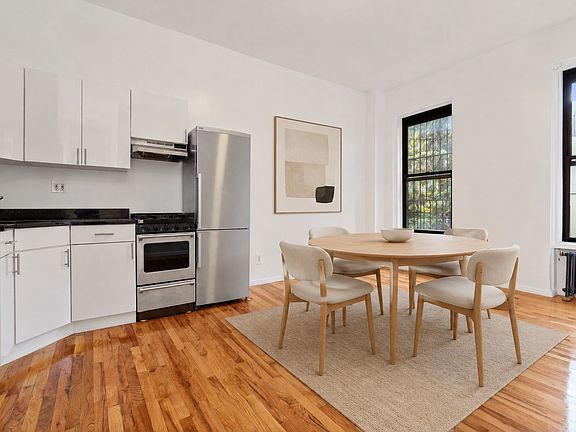 2nd image of 90 Bank St APT 5E