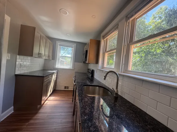 26 Main St, Schwenksville, PA 19473