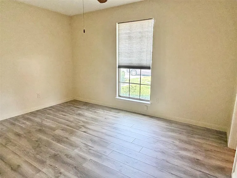17407 Chamberlain Dr — Photo 18