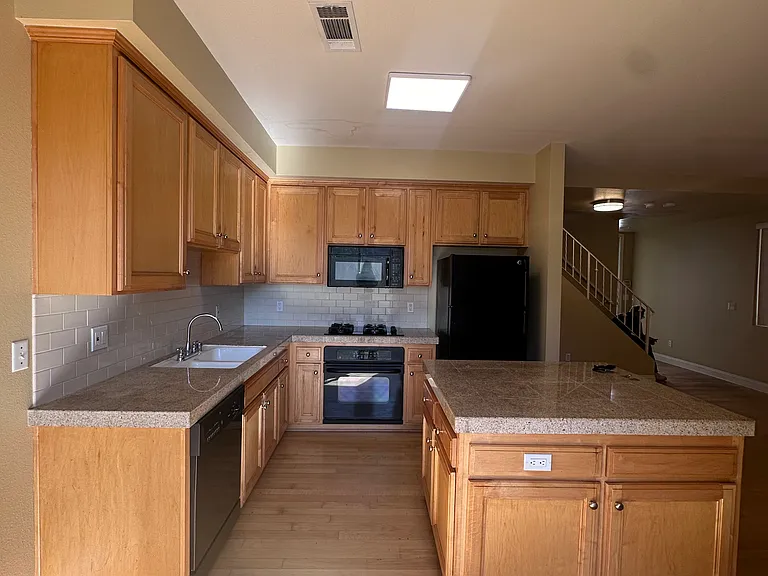 7124 Farralone Ave #107 — Photo 2