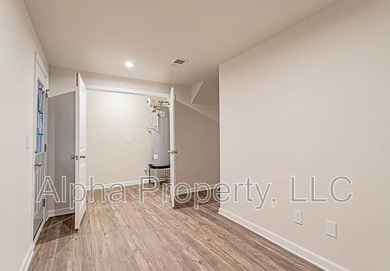 301 Parkridge Way — Photo 5