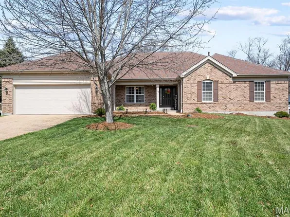 17 Nantucket Island Ct, Grover, MO 63040
