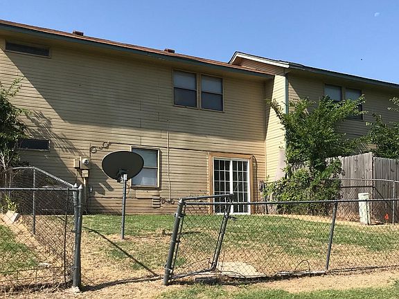 5th image of 1103 NW 52nd Cir