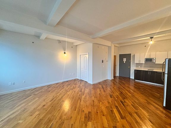 3rd image of 29-28 41st Ave #303