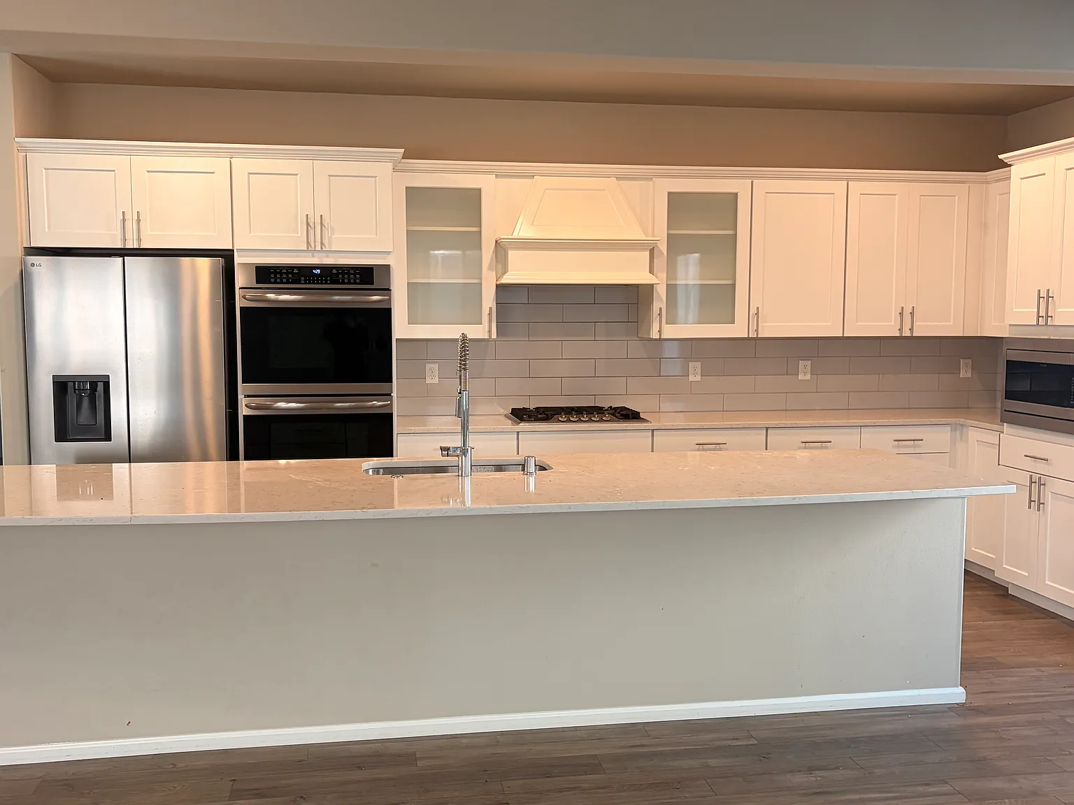 4 bed, 2.5 bath, 2370 sqft, $3,700 — Photo 4