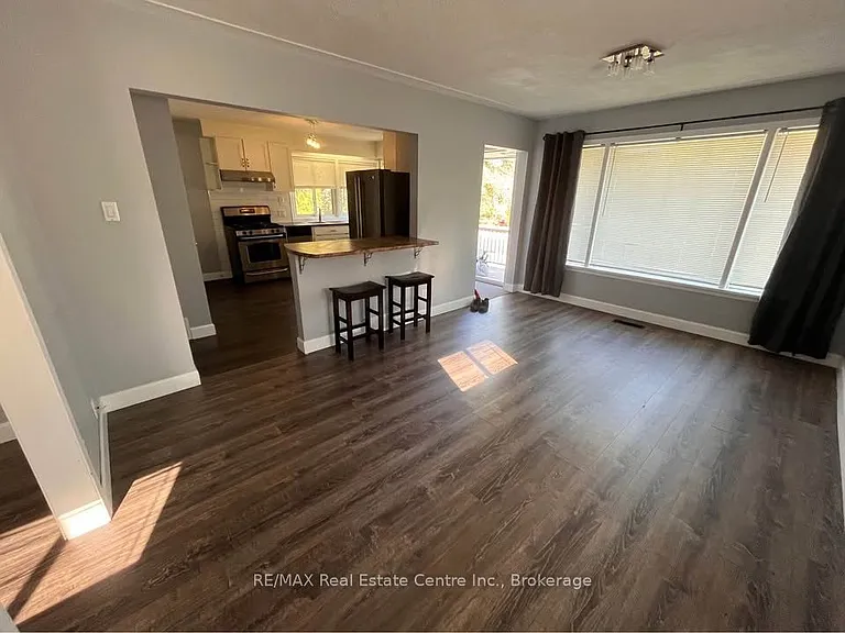 406 Karn St #UPPER — Photo 10