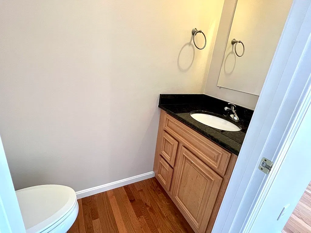 2 bed, 2.5 bath, 1400 sqft, $2,950 — Photo 3